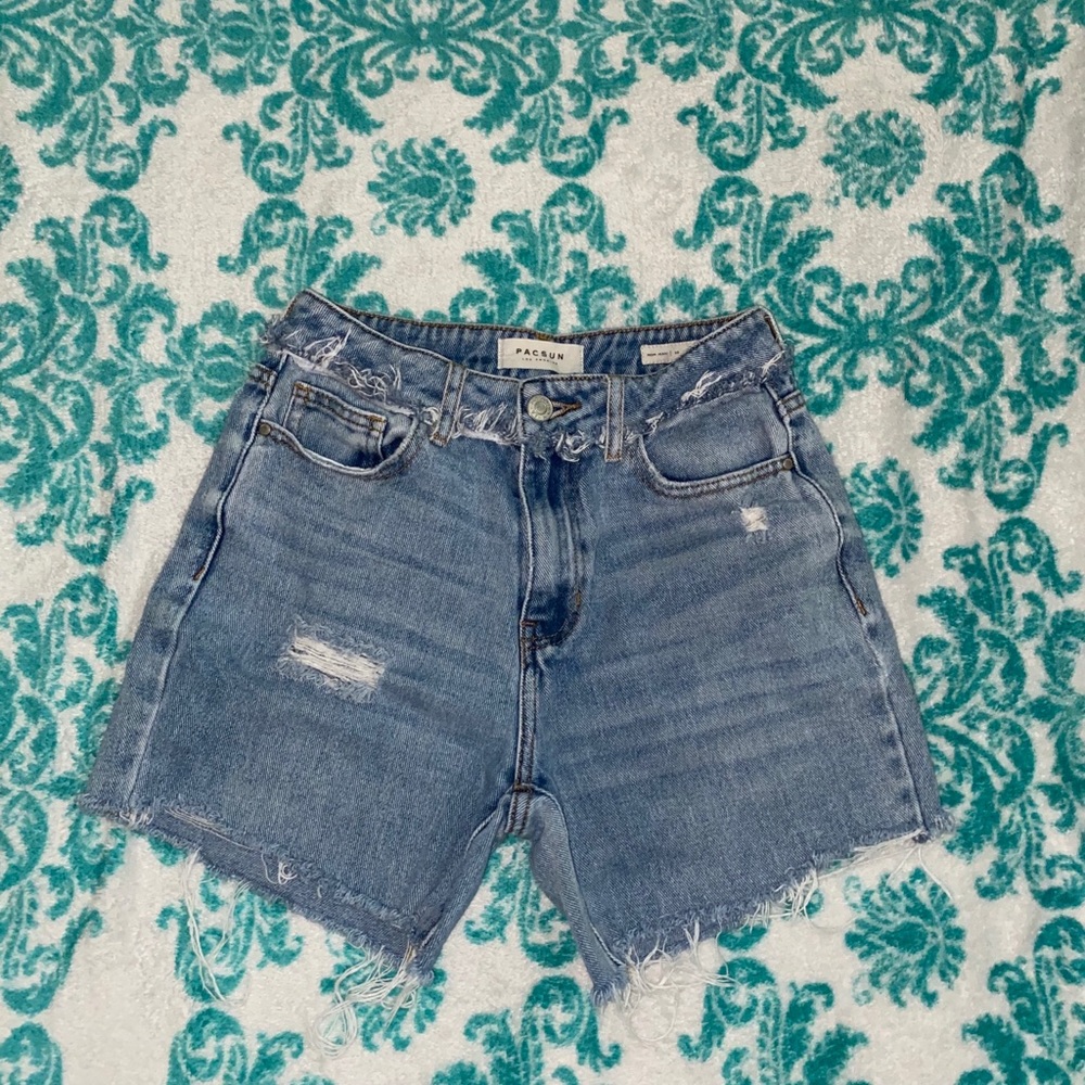 Super cute PacSun Mom shorts